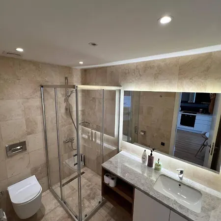 Luxury 2br 2ba Fast Wi-fi And Ac Lägenhet